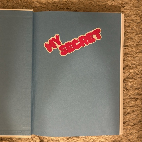 Post Secret MY SECRET Book - Picture 2 of 12